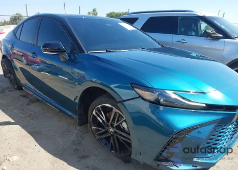 2025 Toyota Camry Xse z USA, uszkodzony, nr VIN 4T1DAACK0SU052706